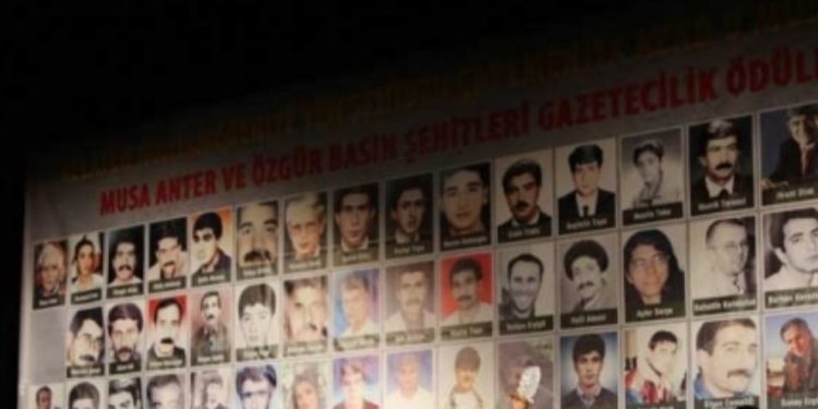 YRD: ‘Divê peywirên rojnamevaniya azad ji ber çavan werin derbaskirin’