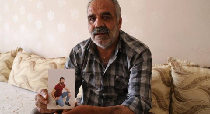 Ji bo kurê xwe dest bi greva birçîbûnê kir