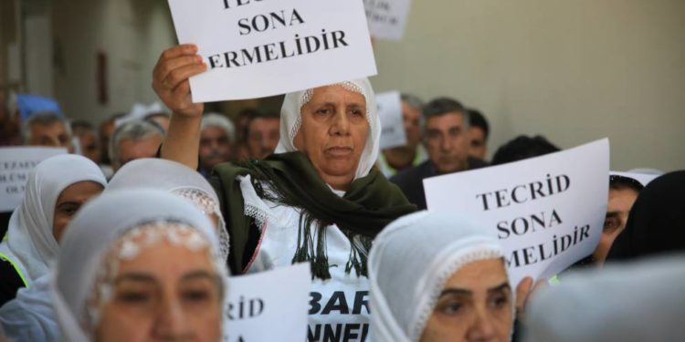 Malbatên girtiyan: Em xwedî berxwedana zarokên xwe derkevin