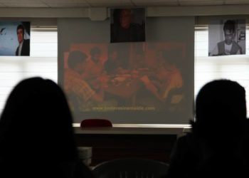 Xwendekarên Zanîngeha Dîcleyê rojnamegerên hatine qetikirin bibîr anî