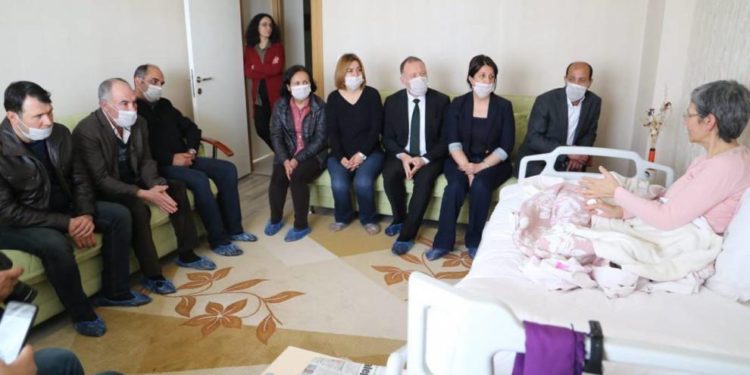 Hevserokê HDP, KCD, HDK û DBP’ê Leyla Guven ziyaret kirin