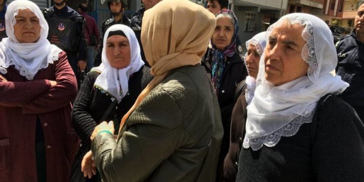 Malbatên ku xwestin biçin pêşiya girtîgeha Gebzeyê hatin astengkirin