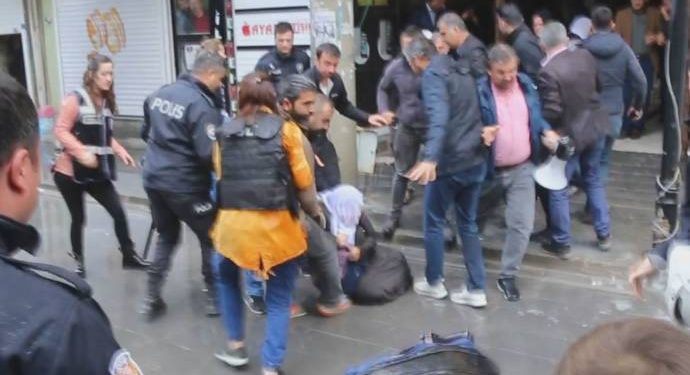 LEZGÎN – Polîsên dagirker ên Tirk li Qoserê êrîşî malbatên girtiyan kirin: 6 kes hat binçavkirin