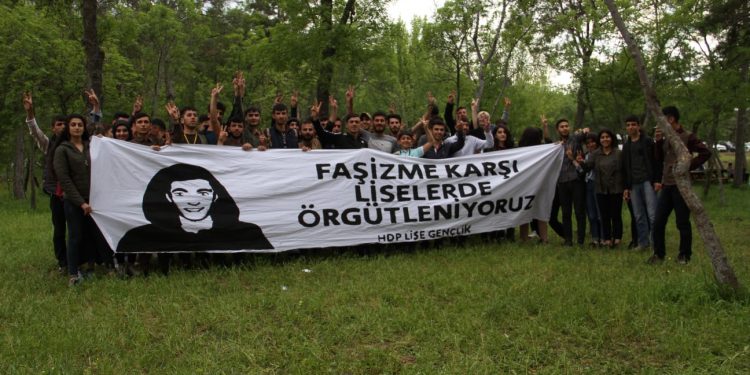 Ciwanên Amedê li Geziyê hatin gelhev