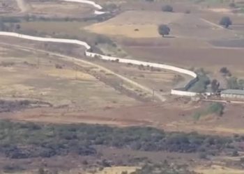 Dewleta dagirker a tirk li Efrînê lêkirina dîwaran didomine