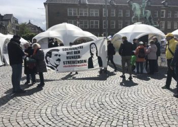 Ciwanên Kurd li Dusseldorfê çalakiya bêîtaetiya sivîl li dar xistin