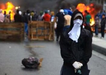 LEZGÎN – Yekîneyên Tolhildanê li Farqînê bombeyên deng avêtin malên hevkarên dagirkeran