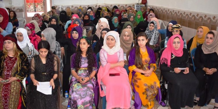 1. Konferansa Yekîtiya Jinên Ciwan a Dêrazorê hate lidarxisitn