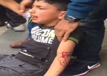 Li maleke Amedê êrîşa çekdarî: 2 jê zarok 4 kes birîndar bûn NÛ-BÛ