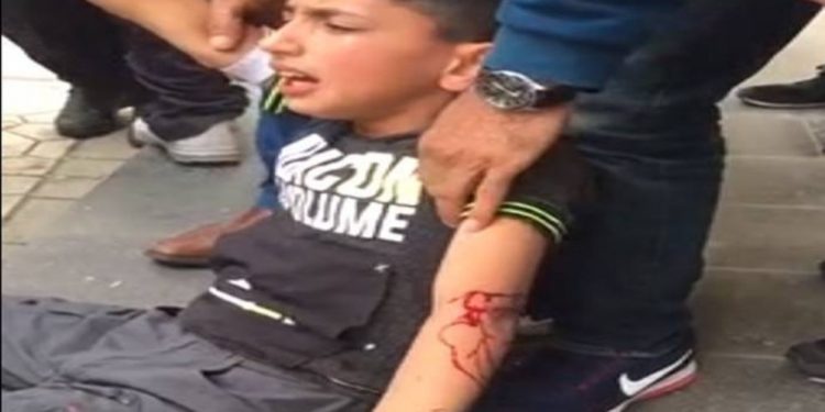 Li maleke Amedê êrîşa çekdarî: 2 jê zarok 4 kes birîndar bûn NÛ-BÛ