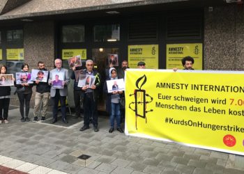 Ciwanan li Şaxa Rêxistina Efûyê ya Dusseldorfê çalakî kirin