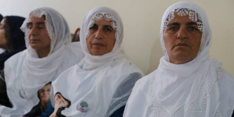 Li Edeneyê dayikan dest bi greva birçîbûnê kirin