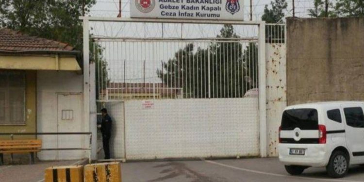 ‘Roj roja xwedîderketina li çalakgeran e, roja bidawîkirina tecrîdê ye’