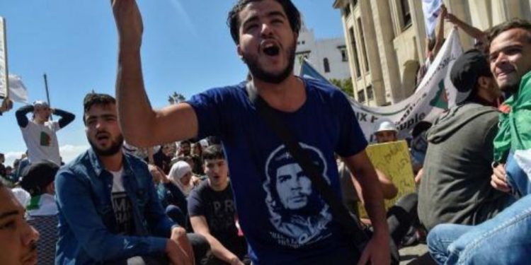 Li Cezayîrê Xwendekar daketin qadan