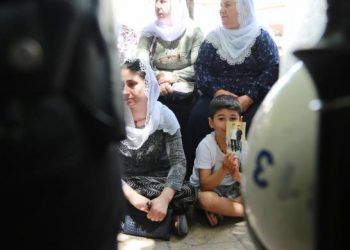 Dayikên Girtiya ên li Edeneyê: Çalakiya Rûniştinê