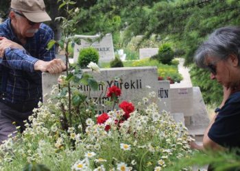 Ekîn Ceren hat bibîranîn