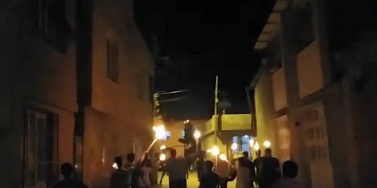 Li Edene ciwanan bi meşa meşaleyî bal kişand ser berxwedanê