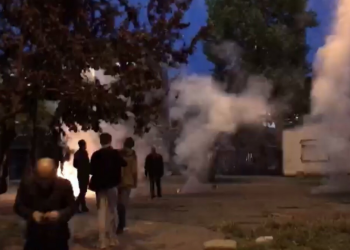 Li Stenbolê li dijî tecridê meşa meşaleyî