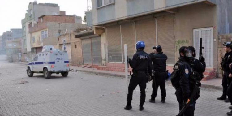 Polisên Dagirker Li Ebax a Wanê 12 kes girtin