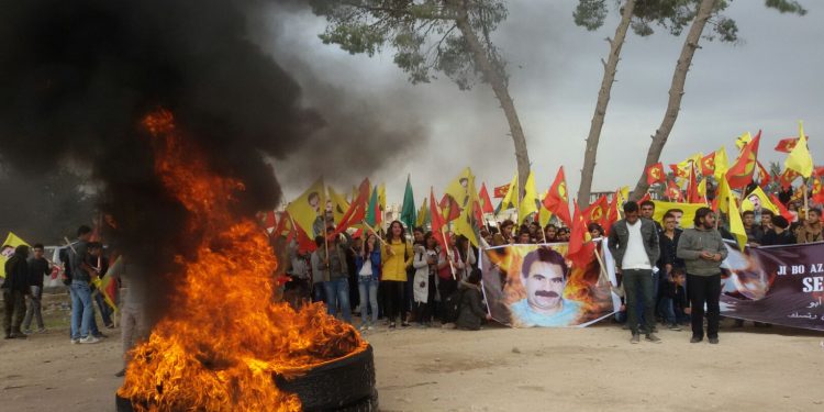 TAYBET – ‘Ciwanên Rojava di navbera malbat û welatparêziyê de ye’
