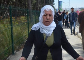 Malbatên girtiyan: “Hûn çi bikin jî, em ê her roj werin”