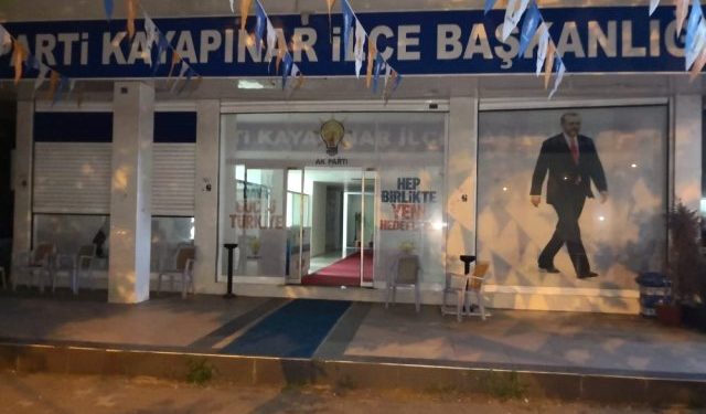 DGH li dijî avahiya AKP’ê ya navçeya Peyasê çalakî pêk anî