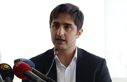 TAYBET – Parêzer Sarica: “Dengê bi hêz yê birêz Ocalan ji salona rawestandinê dihat bihistin”