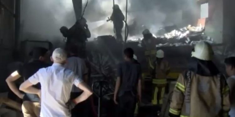 Bi agirê ku ‘sedema nayê zanîn’ li Stenbolê fabrîkayek din şewitî