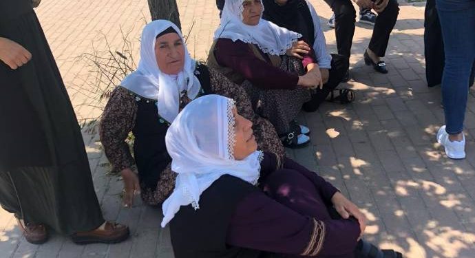 Li ber Girtîgeha Gebze 41 rojin Malbatên Girtiyan Nobet digrin