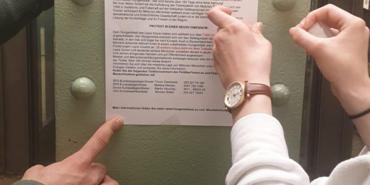 Ji Ciwanên Şoreşger û YXK’ê çalakiya afîş: “Mîrovahî tê lêgerîn”