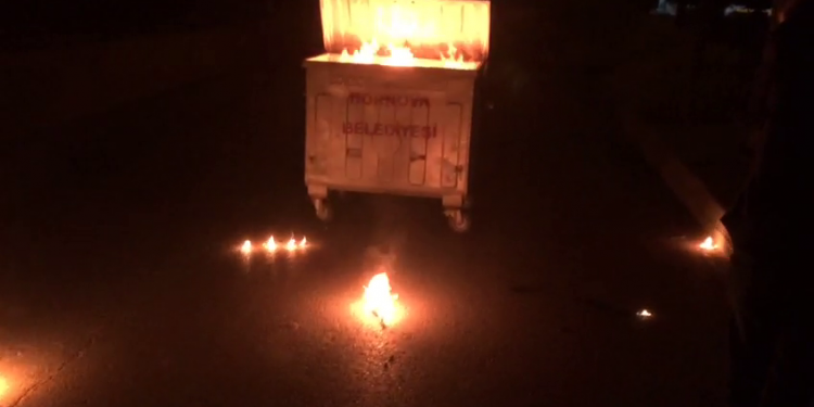 LEZGÎN – Li Îzmîrê ciwanan bi barîkatan rê girtin