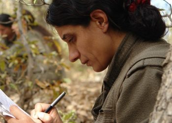 Ji Pênûsa Gerilla: “Dîtin tenê têrê nake”