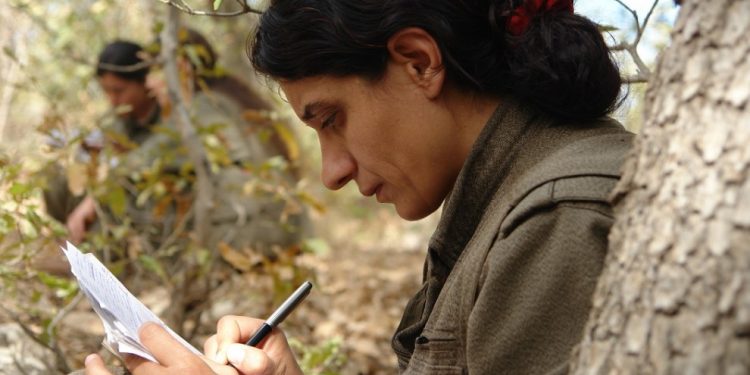 Ji Pênûsa Gerilla: “Dîtin tenê têrê nake”