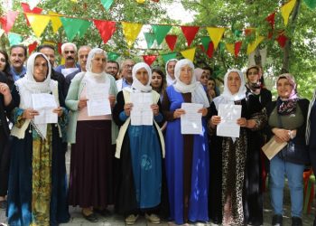 Cezayê pereyan li dayikên girtiyan birîn!