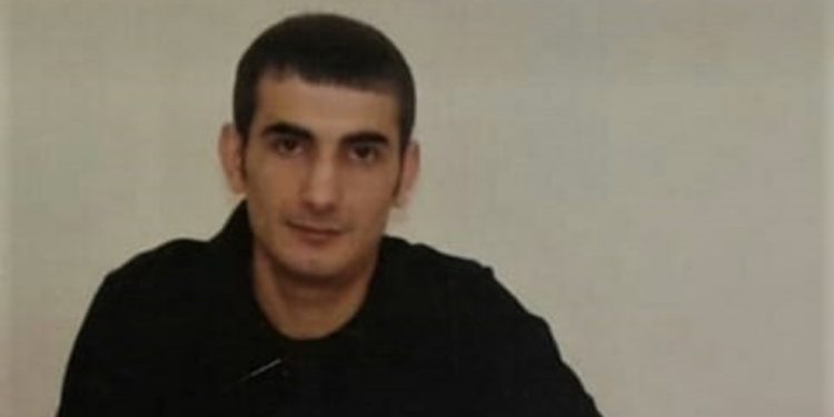 Girtiyê siyasî Benzer nayê tedawî kirin