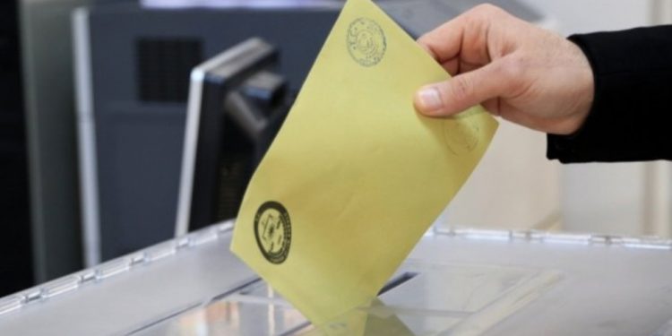 Li Stenbolê dengdan dest pê kir