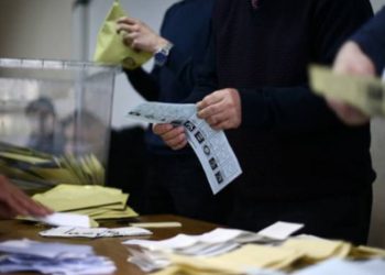 Li Stenbolê hejmartina dengan dest pê kir