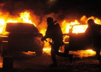 LEZGÎN – Yekîneyên Tolhildanê: Li Bagcilarê sê wesayit hatin şewitandin