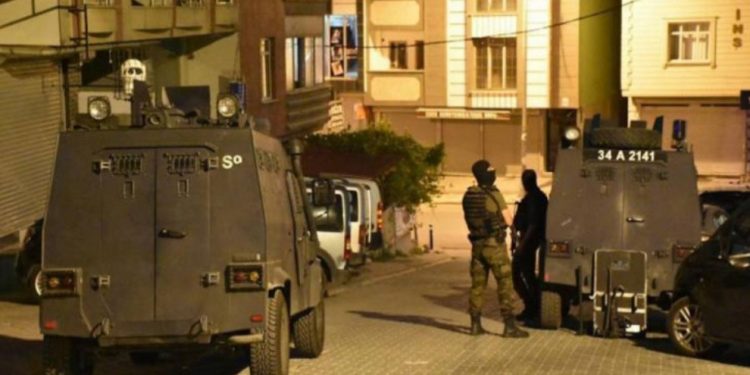 Li Cizîrê dagirkeriya dewleta Tirk 8 kes binçavkirin