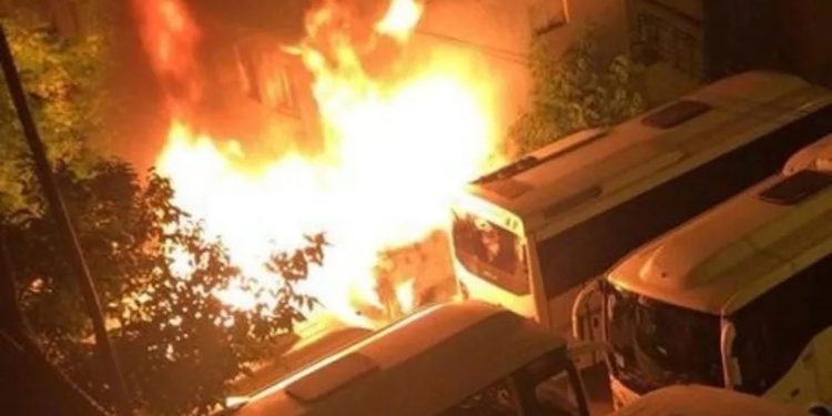 Li Stenbol’ê “bi sedemekî nediyar” 4 wesayît şewitî