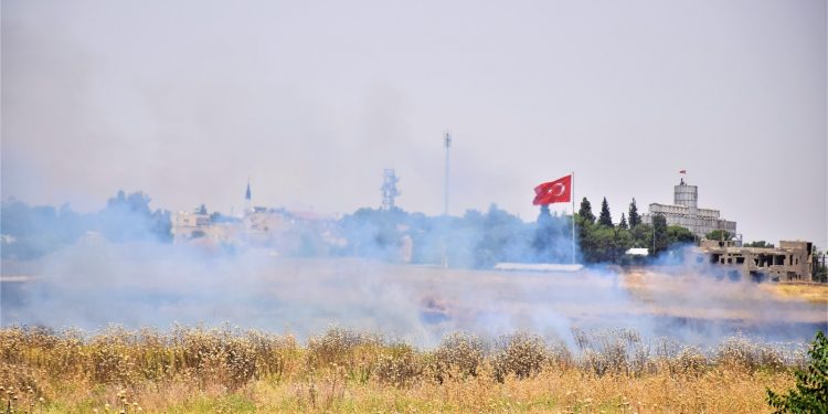 Leşkerên Tirk li Rojava zeviyên gel dide ber agir!
