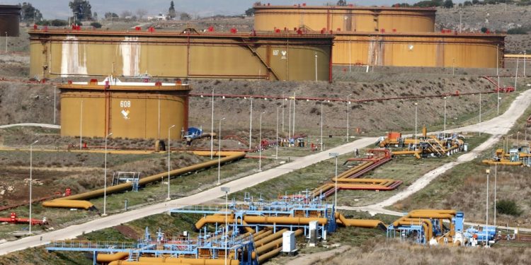 ANALÎZ – Dahata petrola Kurdistanê di navbera PDK, Tirkiye û Iraq de hat parvekirin