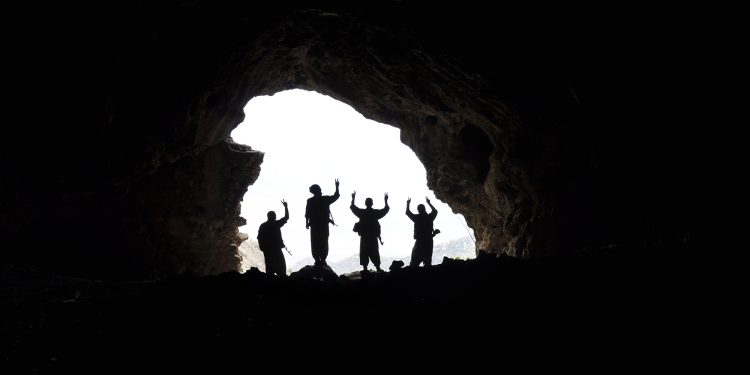 ANALÎZ – Rêwîtiya şevek ji mûbetê!