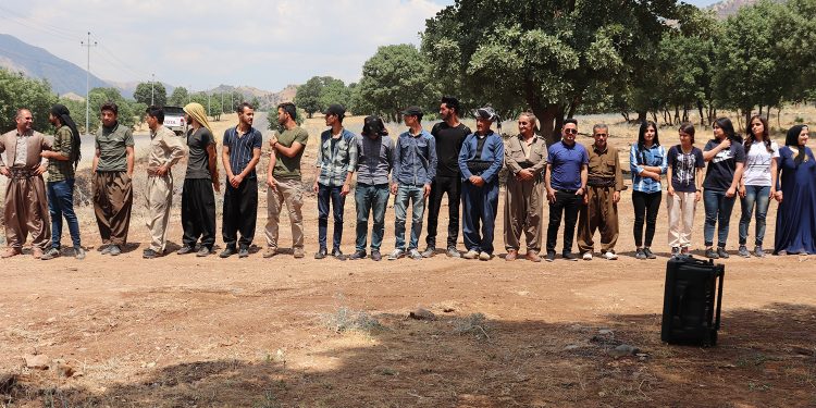 Pêşmergeyên Dêrîn bi çek û rextên xwe çûn serdana çalakiya mertalên zindî li Qendilê