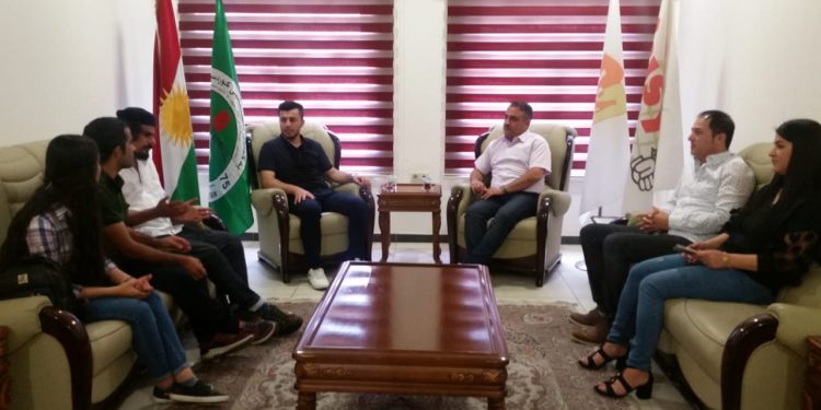 Ciwanên Welatparêz serlêdana Yekîtiya Ciwanên Kurdistan kirin