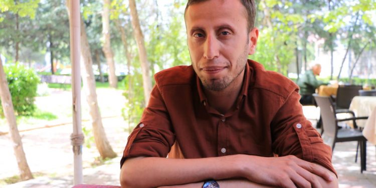 Polîsên dagirker endamê Meclîsa Ciwanên HDP’ê Umît Akbiyik binçavkirin