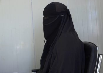 TAYBET – Jina DAÎŞ’î: ‘Ew kesên ku direvin û diçin Tirkiyê ceza nagirin’