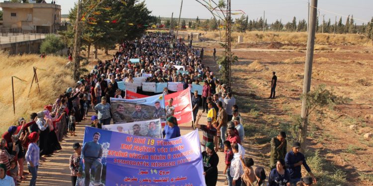 Gelê Efrîn û Şehbayê salvegera Şoreşa Rojava pîroz kirin