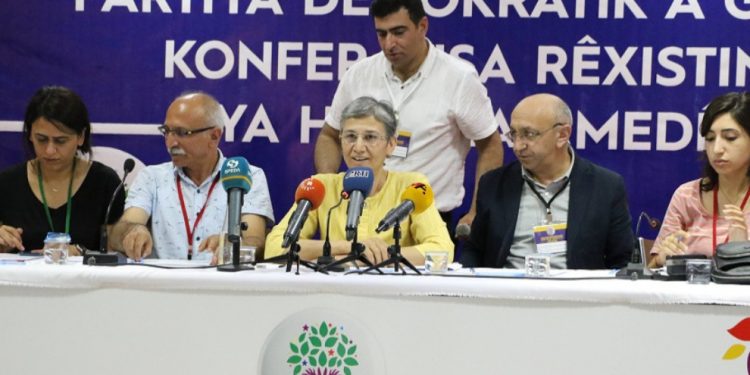 Leyla Guven: ‘Divê Barzanî xaka pîroz pêşkêşî Tirkiyeyê neke’