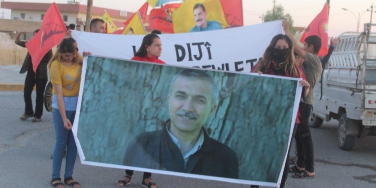 Ciwanên Şengalê li dijî dagirkeriyê meş